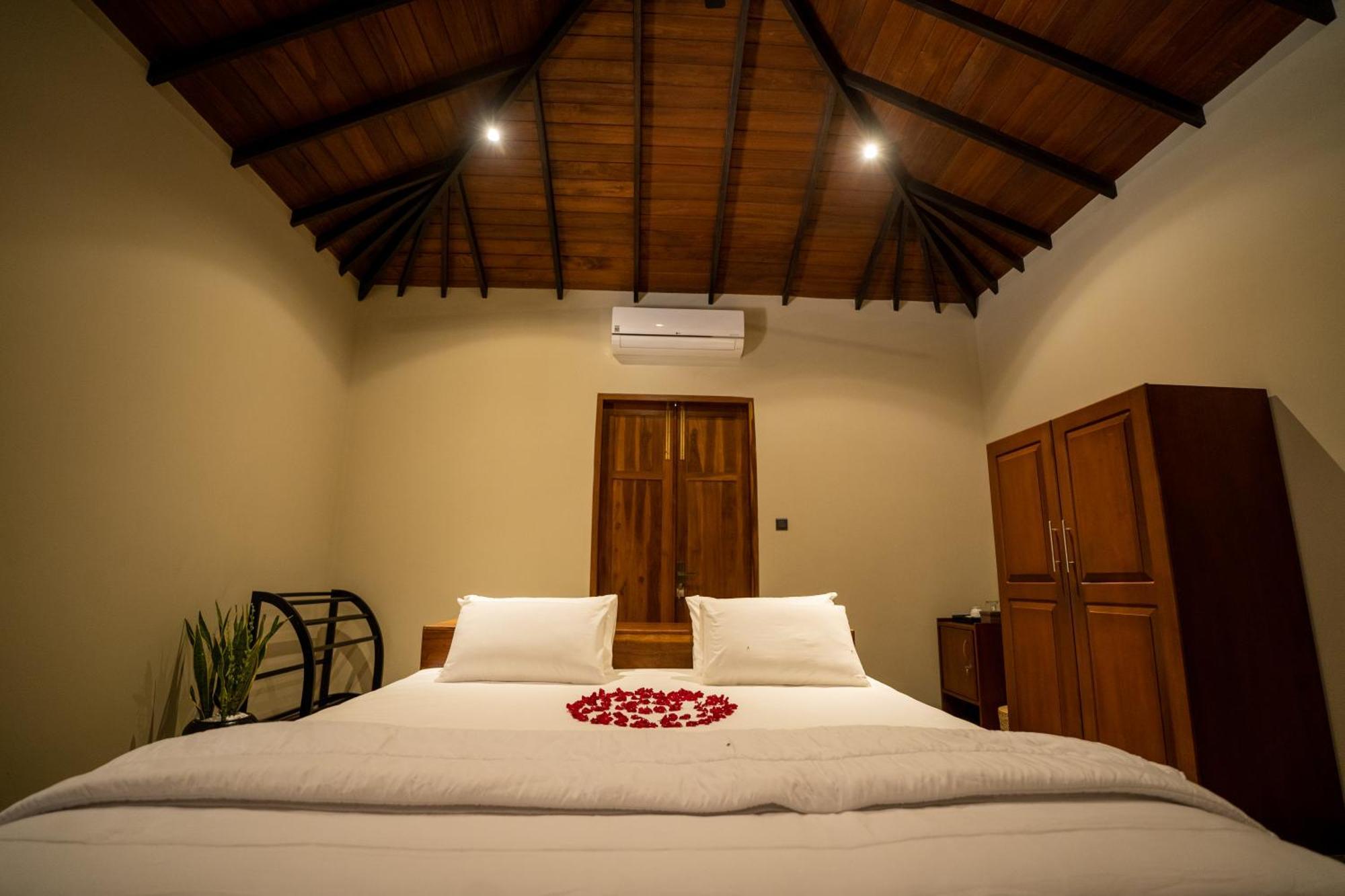 Omkara Rekawa Hotel Tangalle Buitenkant foto